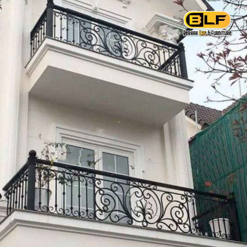 Railing Balkon Besi Tempa